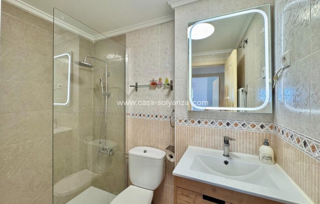 Resale - Apartment / flat - Torrevieja - Torrevieja Centro