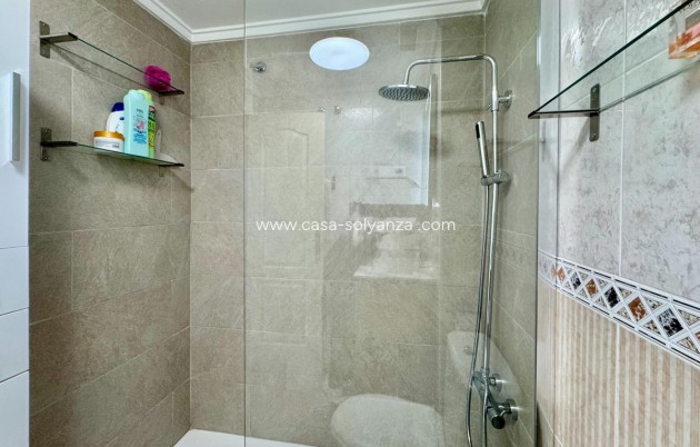 Resale - Apartment / flat - Torrevieja - Torrevieja Centro