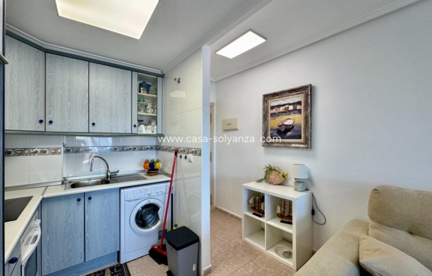 Resale - Apartment / flat - Torrevieja - Torrevieja Centro
