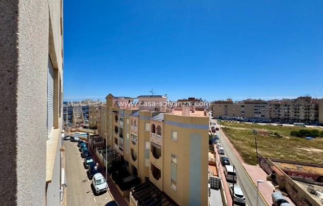 Resale - Apartment / flat - Torrevieja - Torrevieja Centro