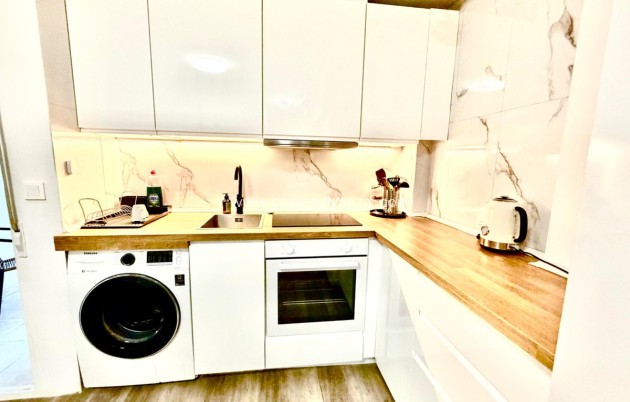 Resale - Apartment / flat - Torrevieja - Torrevieja Centro