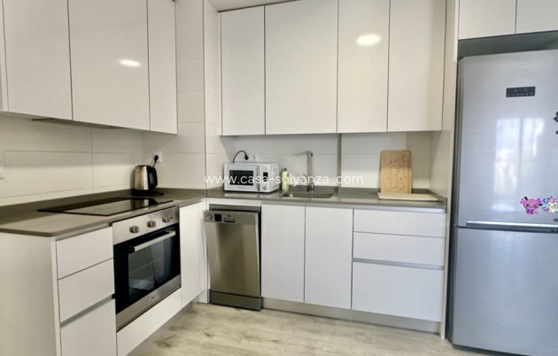 Resale - Apartment / flat - Orihuela - Villamartin