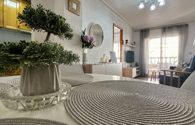 Resale - Apartment / flat - Torrevieja - Torrevieja Centro