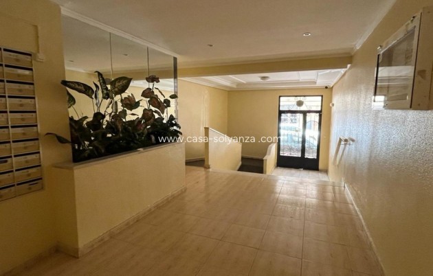 Resale - Apartment / flat - Torrevieja - Torrevieja Centro