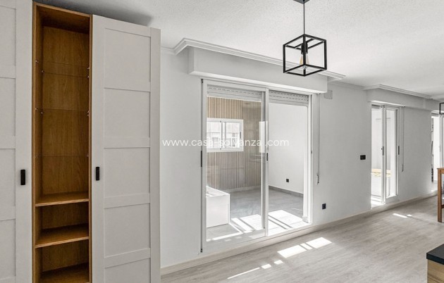 Resale - Apartment / flat - Torrevieja - Torrevieja Centro