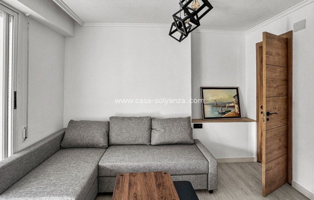 Resale - Apartment / flat - Torrevieja - Torrevieja Centro
