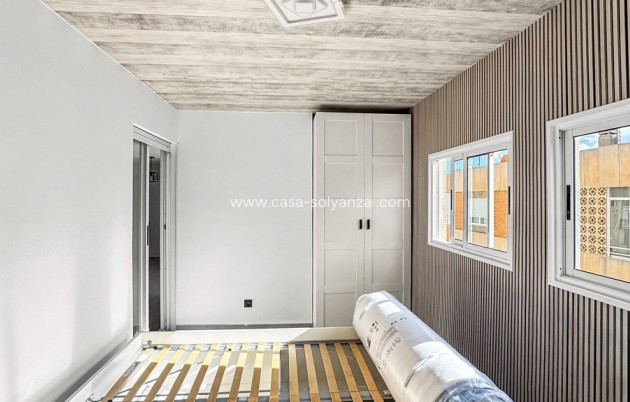 Resale - Apartment / flat - Torrevieja - Torrevieja Centro