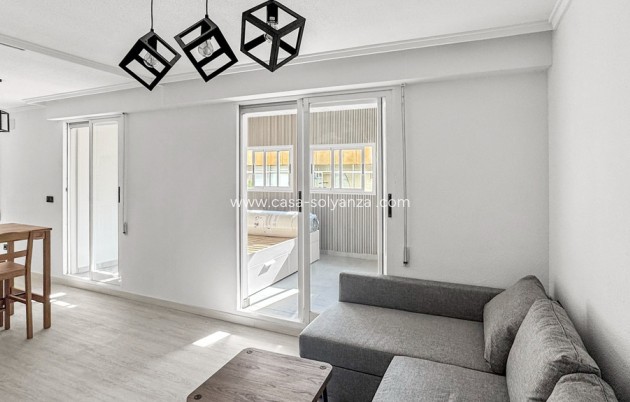 Resale - Apartment / flat - Torrevieja - Torrevieja Centro