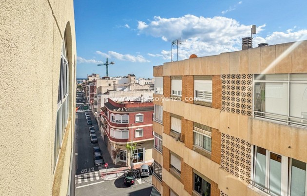 Resale - Apartment / flat - Torrevieja - Torrevieja Centro