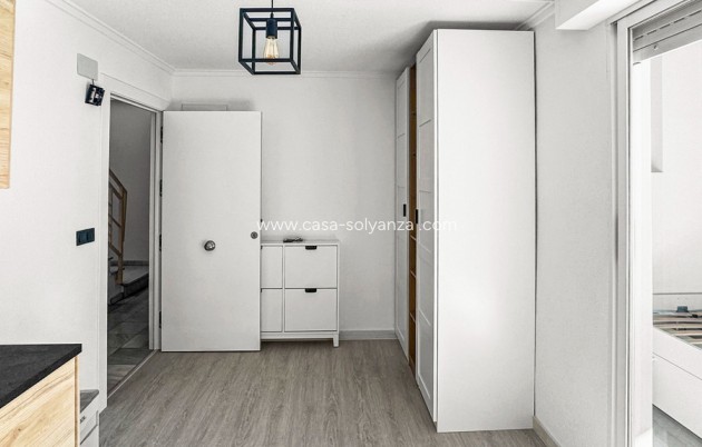 Resale - Apartment / flat - Torrevieja - Torrevieja Centro