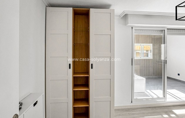 Resale - Apartment / flat - Torrevieja - Torrevieja Centro