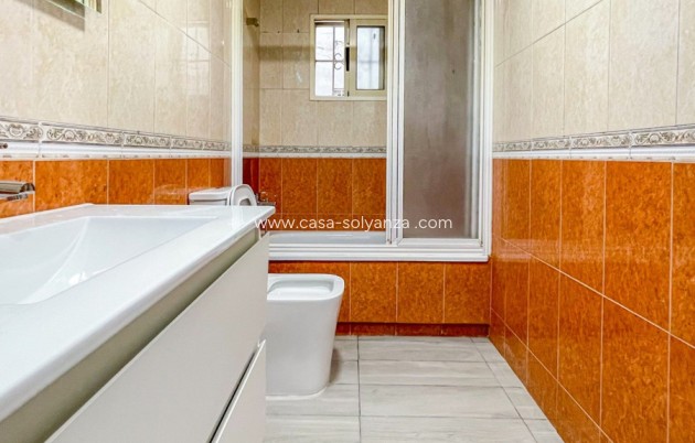 Resale - Apartment / flat - Torrevieja - Torrevieja Centro