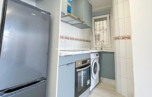 Resale - Apartment / flat - Torrevieja - Torrevieja Centro