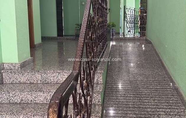 Resale - Apartment / flat - Torrevieja - Torrevieja Centro