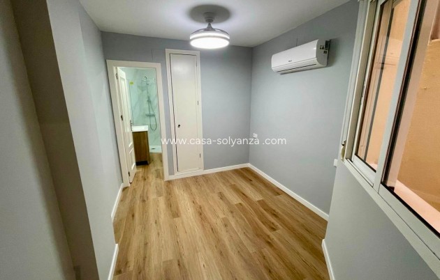 Resale - Apartment / flat - Torrevieja - Torrevieja Centro