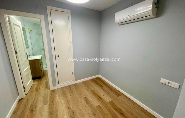 Resale - Apartment / flat - Torrevieja - Torrevieja Centro