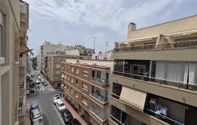Resale - Apartment / flat - Torrevieja - Torrevieja Centro