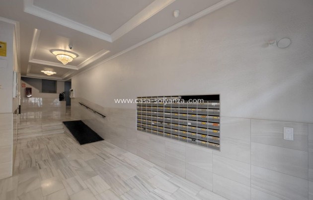 Resale - Apartment / flat - Torrevieja - Torrevieja Centro