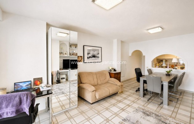 Resale - Apartment / flat - Orihuela - Villamartin