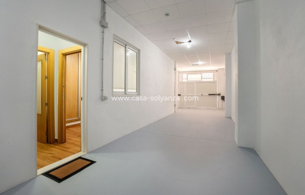 Resale - Apartment / flat - Torrevieja - Torrevieja Centro