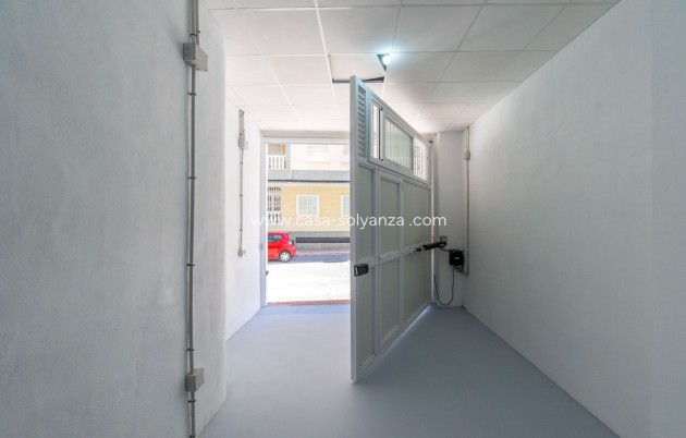 Resale - Apartment / flat - Torrevieja - Torrevieja Centro