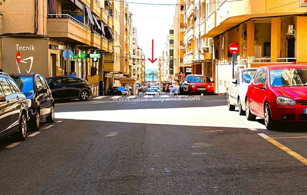 Resale - Apartment / flat - Torrevieja - Torrevieja Centro