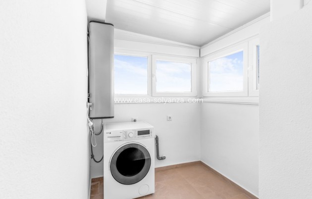 Resale - Apartment / flat - Torrevieja - Playa del Cura