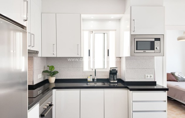 Resale - Apartment / flat - Torrevieja - Torrevieja Centro