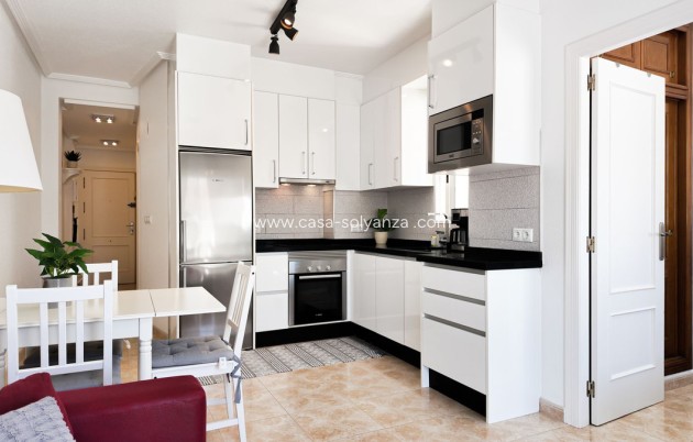 Resale - Apartment / flat - Torrevieja - Torrevieja Centro