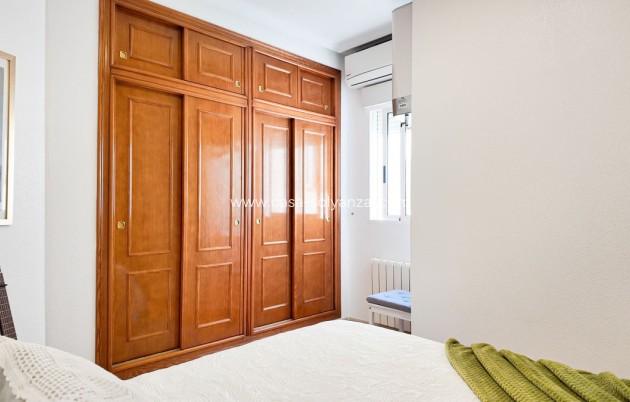 Resale - Apartment / flat - Torrevieja - Torrevieja Centro