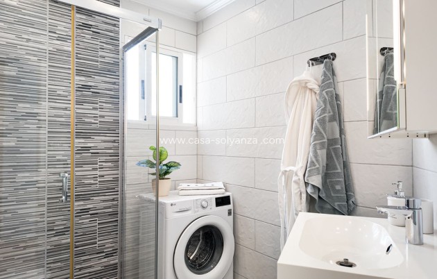 Resale - Apartment / flat - Torrevieja - Torrevieja Centro