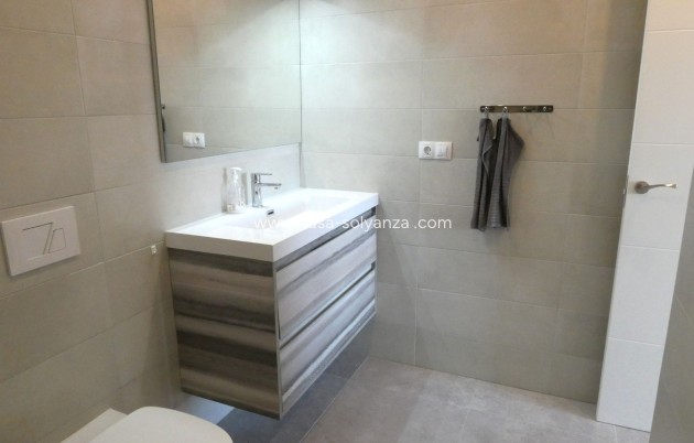 Resale - Apartment / flat - Orihuela - Punta Prima