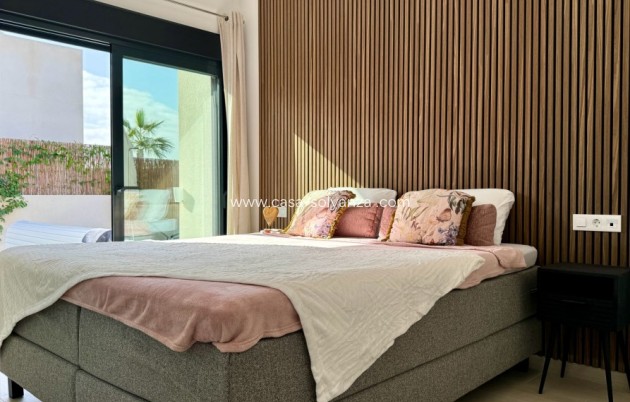 Resale - Villa - La Finca Golf - Inland