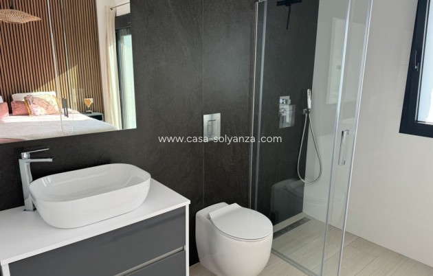 Resale - Villa - La Finca Golf - Inland