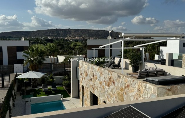 Resale - Villa - La Finca Golf - Inland