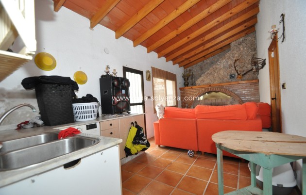 Resale - Country Property/Finca - Yecla - Yecla Centro