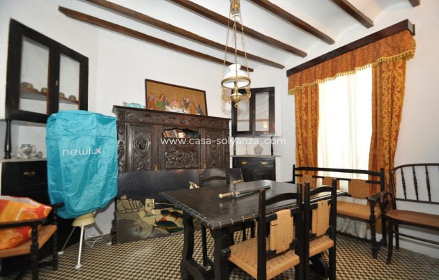 Resale - Country Property/Finca - Yecla - Yecla Centro