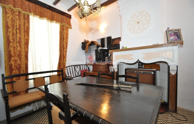 Resale - Country Property/Finca - Yecla - Yecla Centro