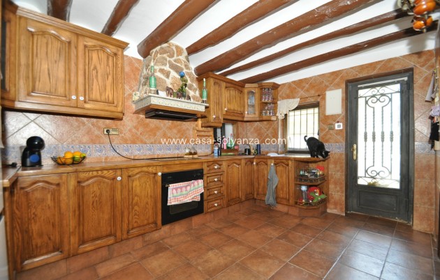 Resale - Country Property/Finca - Yecla - Yecla Centro