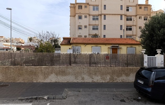 Resale - Country Property/Finca - Torrevieja - Nueva Torrevieja