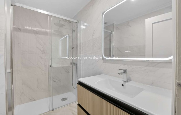 Resale - Apartment / flat - Torrevieja - Torrevieja Centro