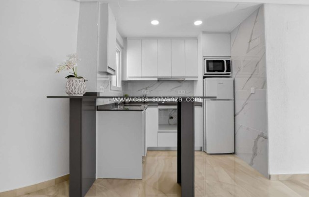 Resale - Apartment / flat - Torrevieja - Torrevieja Centro