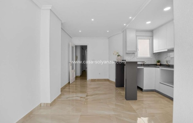 Resale - Apartment / flat - Torrevieja - Torrevieja Centro