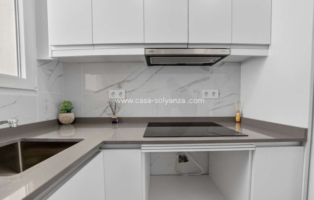 Resale - Apartment / flat - Torrevieja - Torrevieja Centro