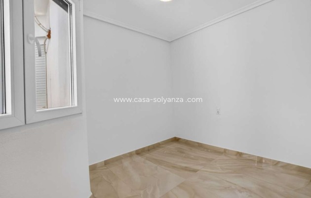 Resale - Apartment / flat - Torrevieja - Torrevieja Centro