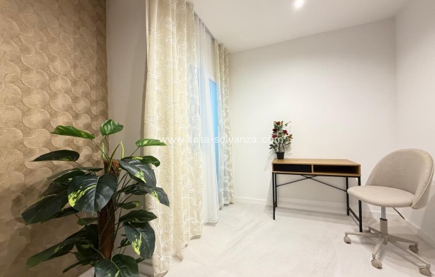 Wiederverkauf - Wohnung - Torrevieja - Playa del Cura