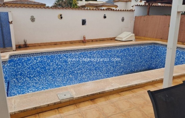 Resale - Villa - Hondón de las Nieves - Inland