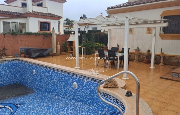 Resale - Villa - Hondón de las Nieves - Inland