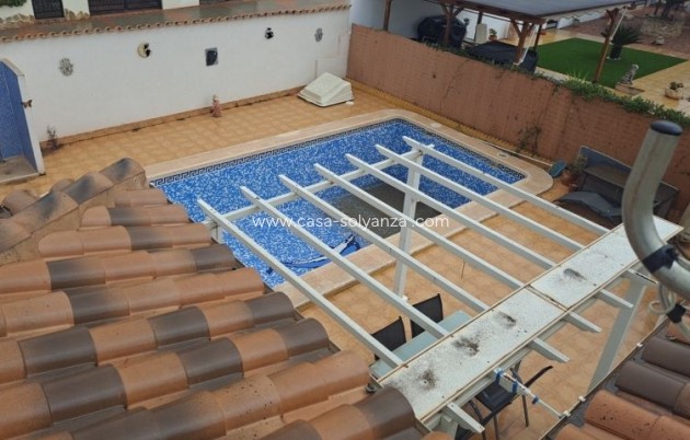 Resale - Villa - Hondón de las Nieves - Inland