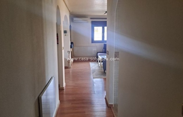 Resale - Villa - Hondón de las Nieves - Inland